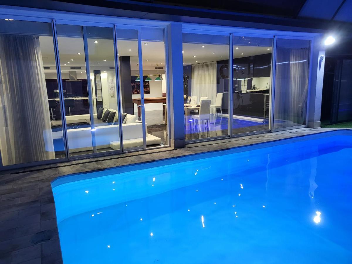Luxurious Villa Marly II Castelldefels Luaran gambar
