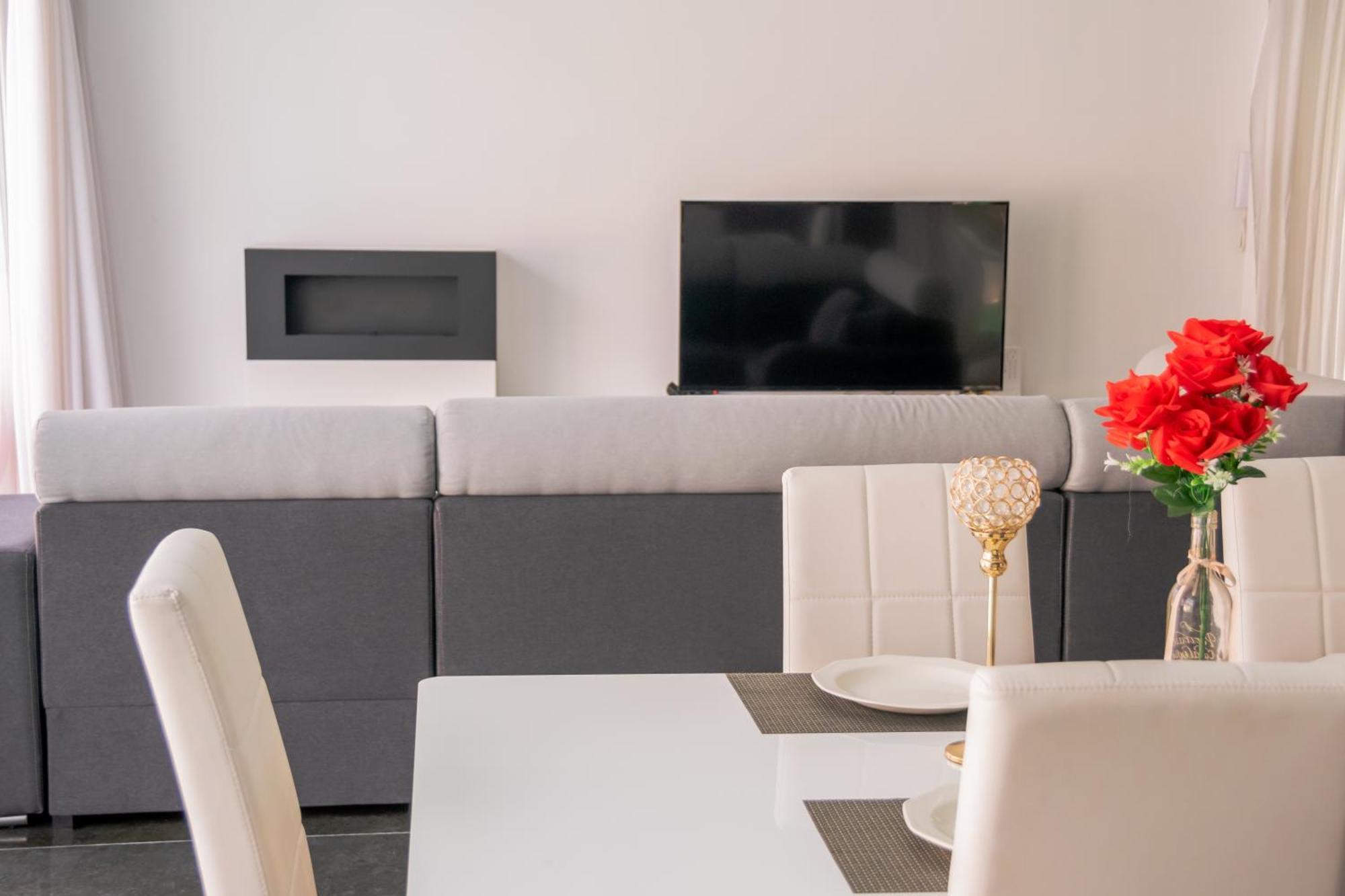 Luxurious Villa Marly II Castelldefels Luaran gambar