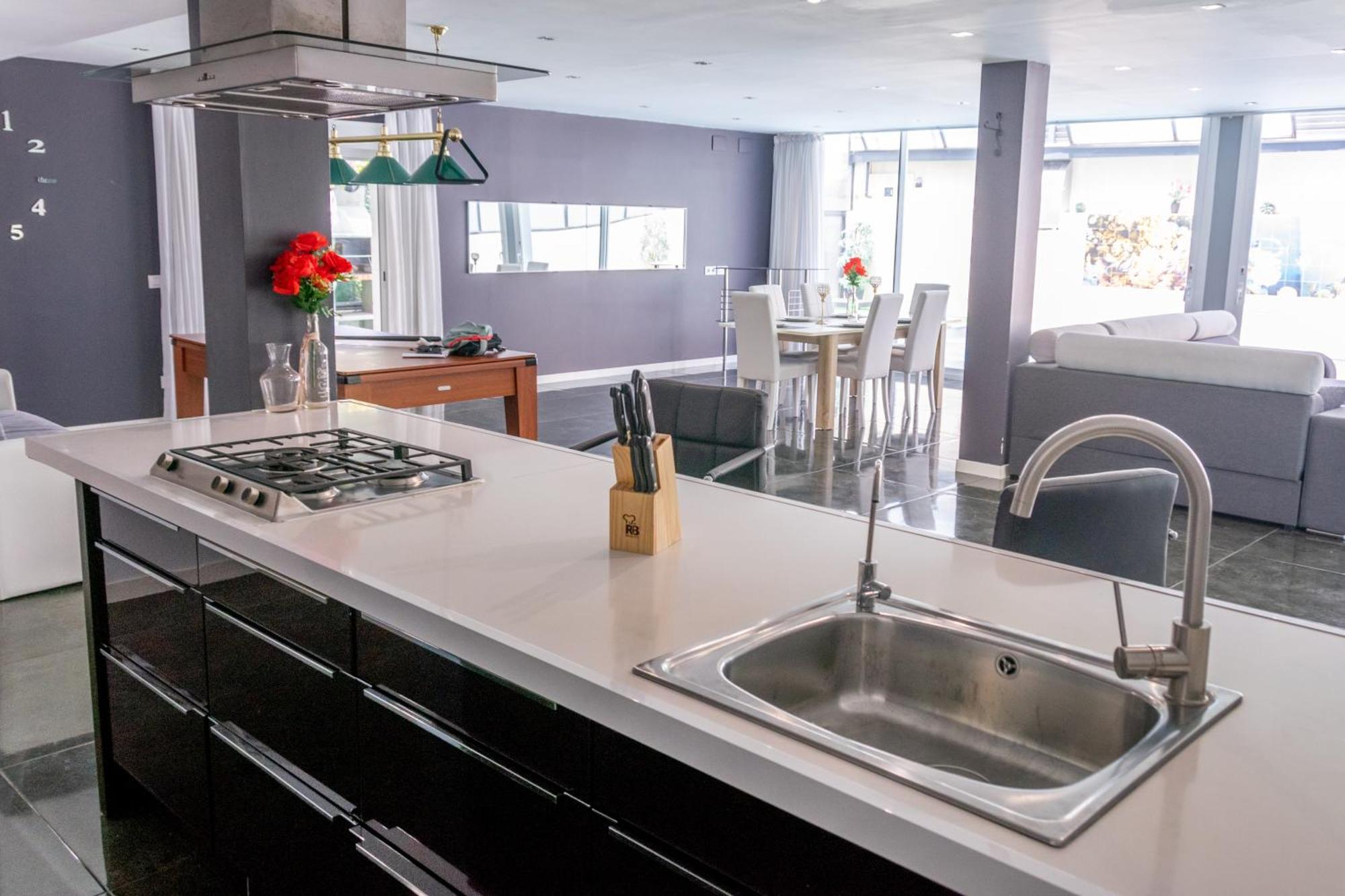 Luxurious Villa Marly II Castelldefels Luaran gambar
